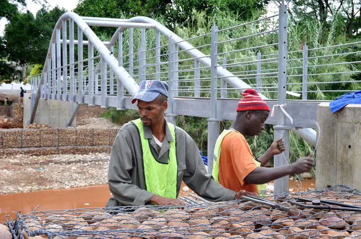 Building the bridge over the Koornlands River, Swellendam 2011