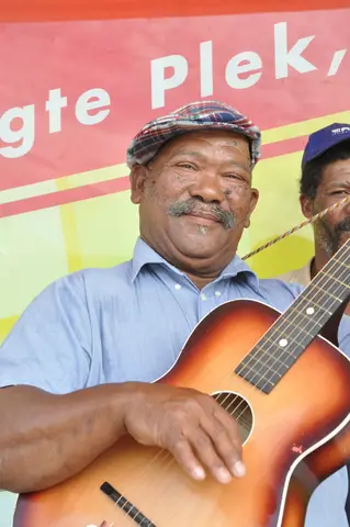 Arie Wildskut, Suurbraak Church Band. Voortrek St, Swellendam 2011