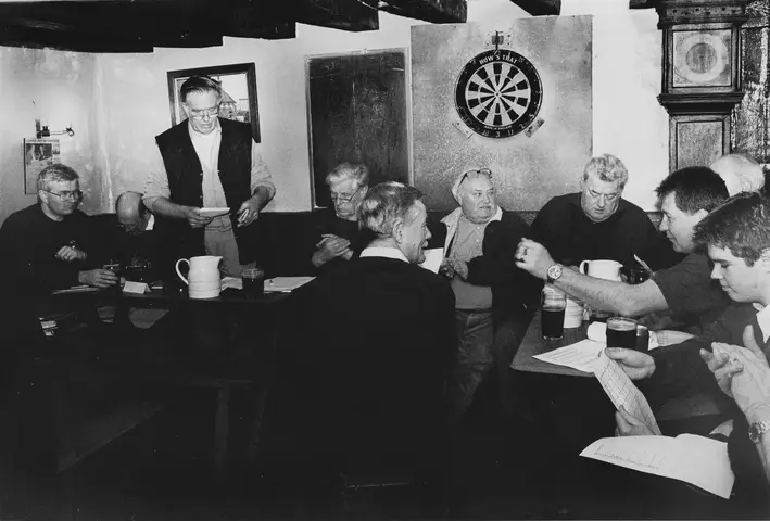 Ian Macaulay addresses The Bell Inn Aldworth Cricket Club AGM
