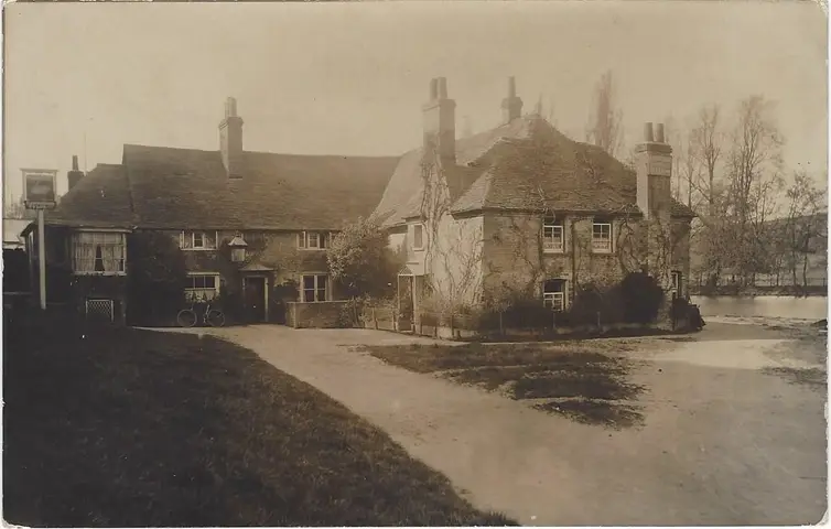 Pangbourne Post Cards