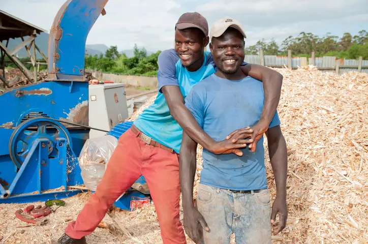 Brothers Aaron & Trust Yashoma. Sawmill, Maynier St, Swellendam 2019