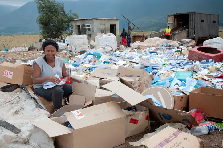 Annabelle Satira, Gate Receiver. Waste Disposal Site, Swellendam 2019